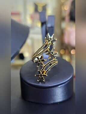 Size 9 Gold-Plated Starburst Ring with Black Accents